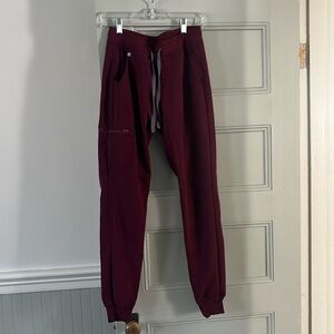 FIGS MAROON JOGGERS XS/T